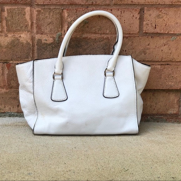 Attractive White Michael Kors Tote - Picture 6 of 10